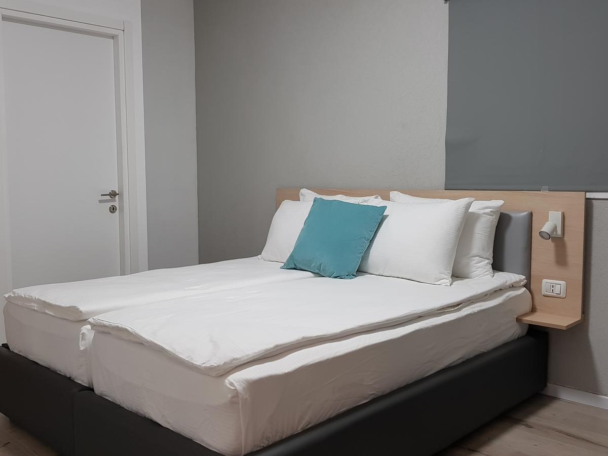 Airport Guest House - One-Way Free Shuttle Or Yehuda Esterno foto